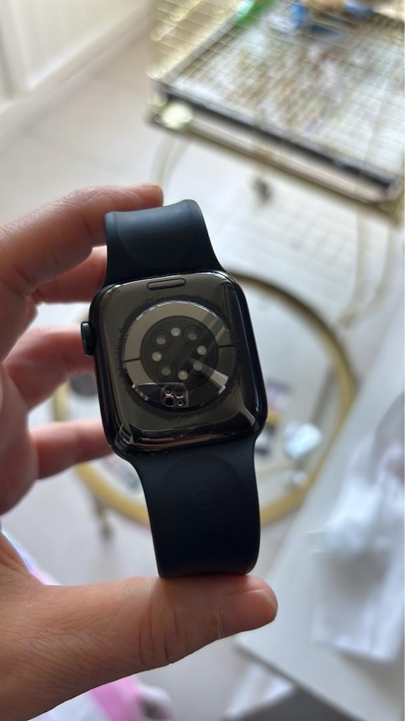 8. serii Apple Watch - 2