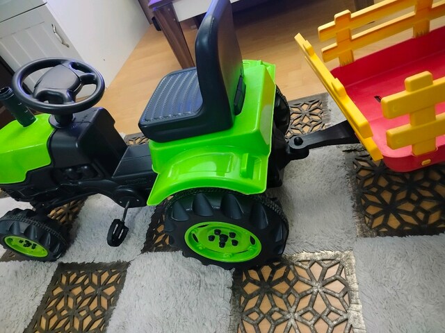 çocuk traktör ve römorkör