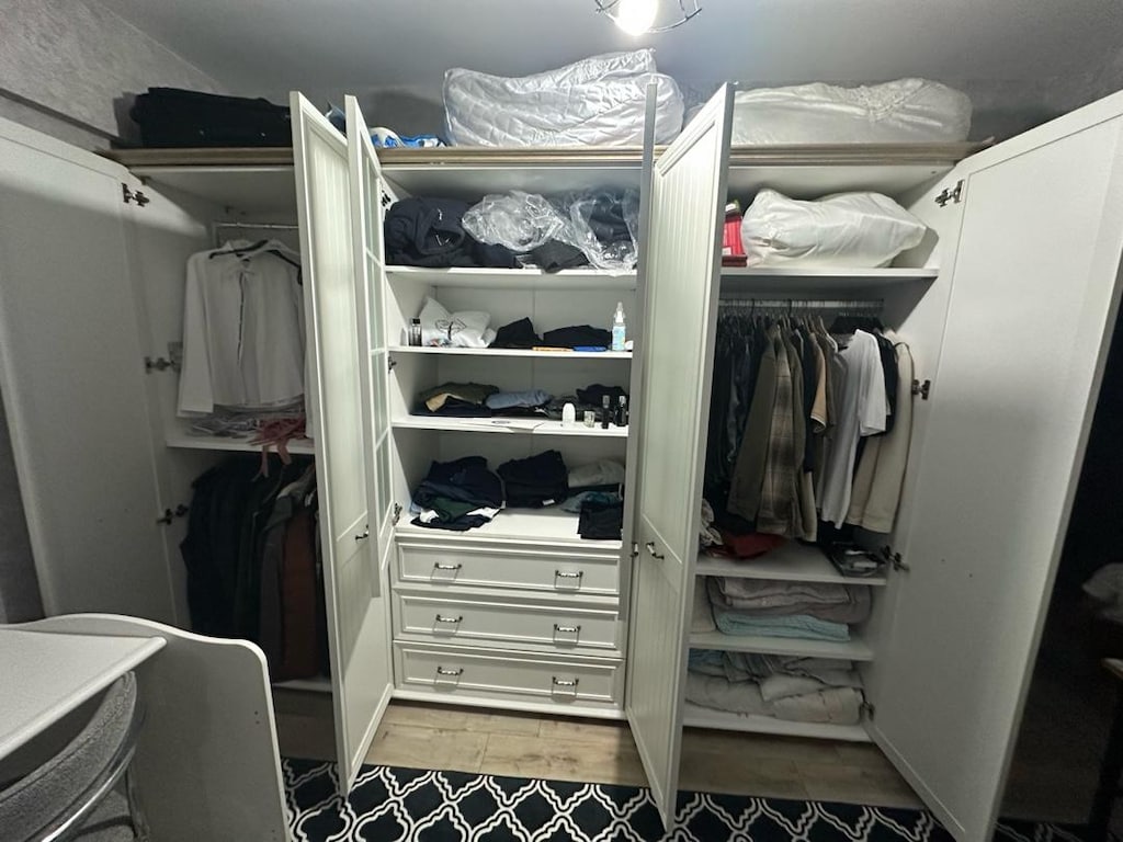 Kelebek 6 kapaklı yatak odası dolabı - 2