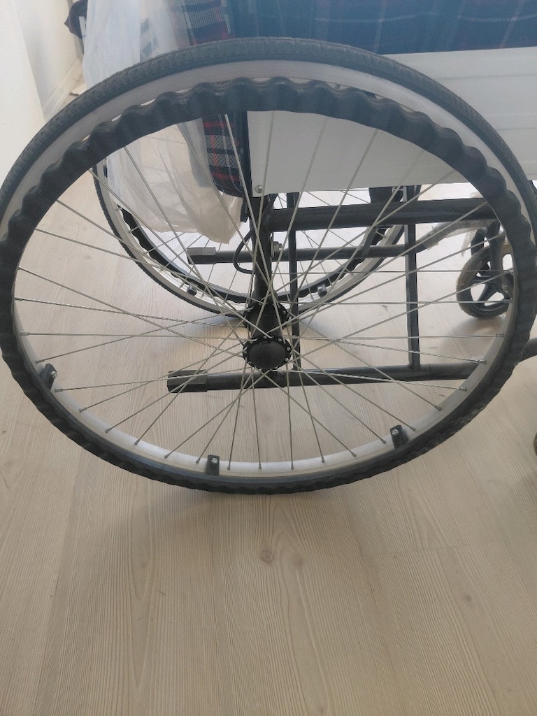 Tekerlekli Sandalye Refakatçi Frenli - 6
