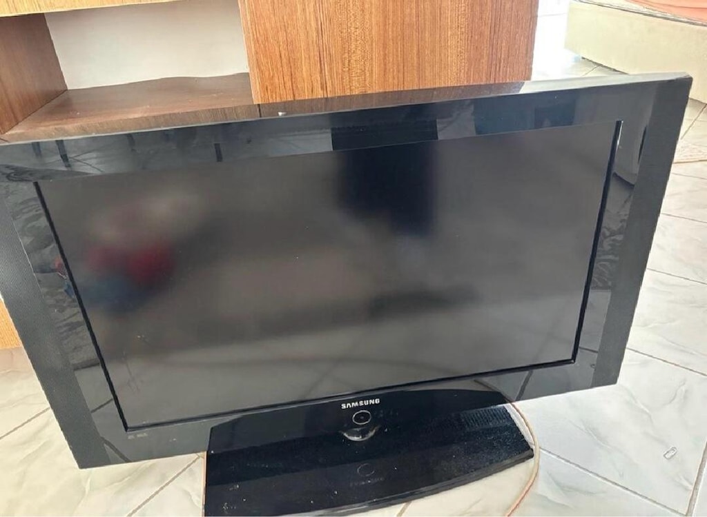 SAMSUNG LCD TELEVİZYON - 2