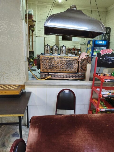 kahvehane takımı çay kazanı, masa, sandalye