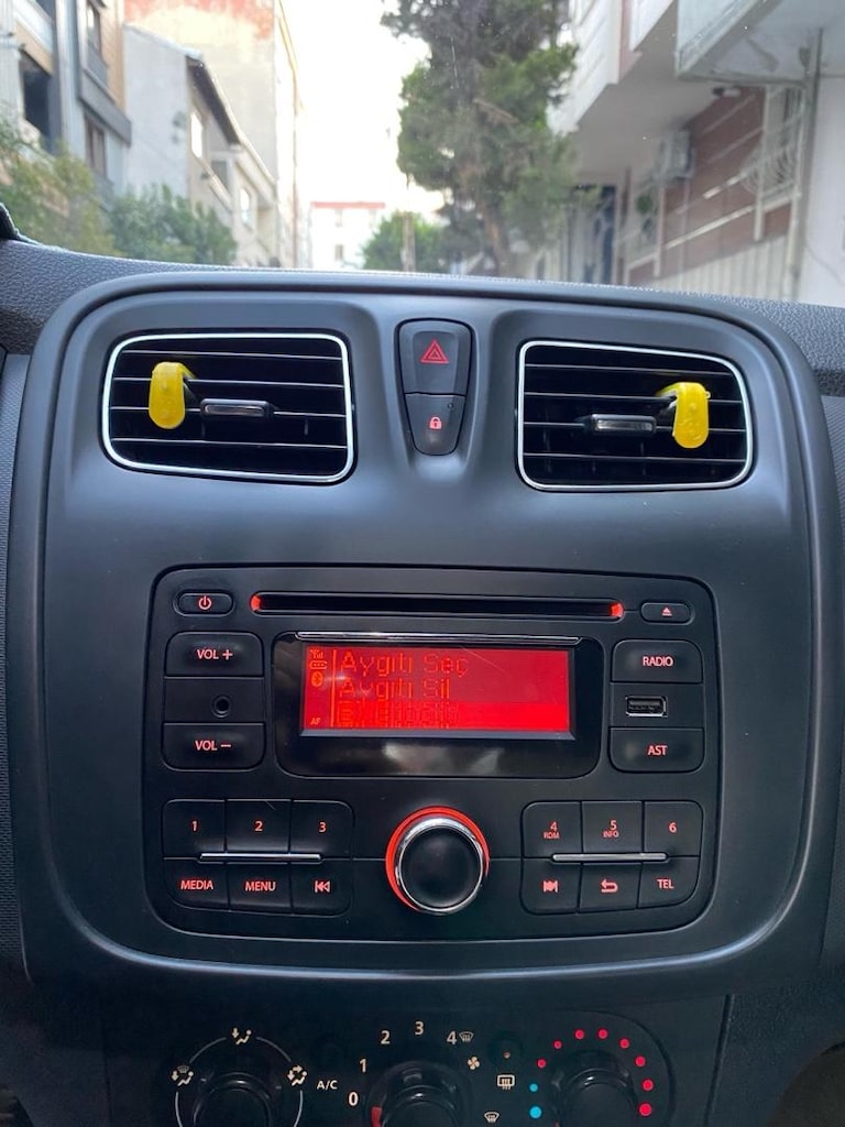 SAHİBİNDEN DÜŞÜK KM HATASIZ DEĞİŞENSİZ EMSALSİZ 1.5 DCİ 90HP - 18