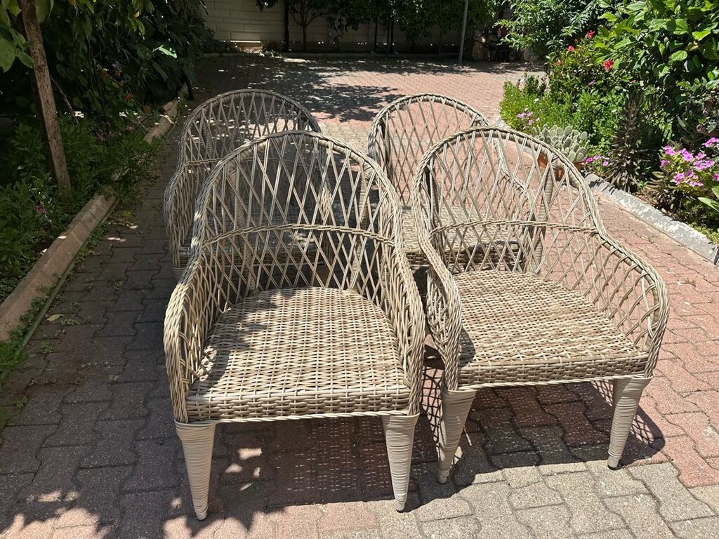 çok temiz bahçe takımı 4 sandalye bir masasa - 5