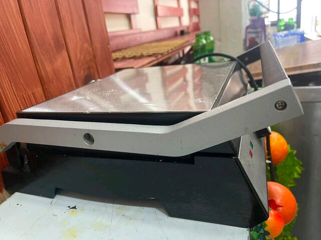 Tost makinesi