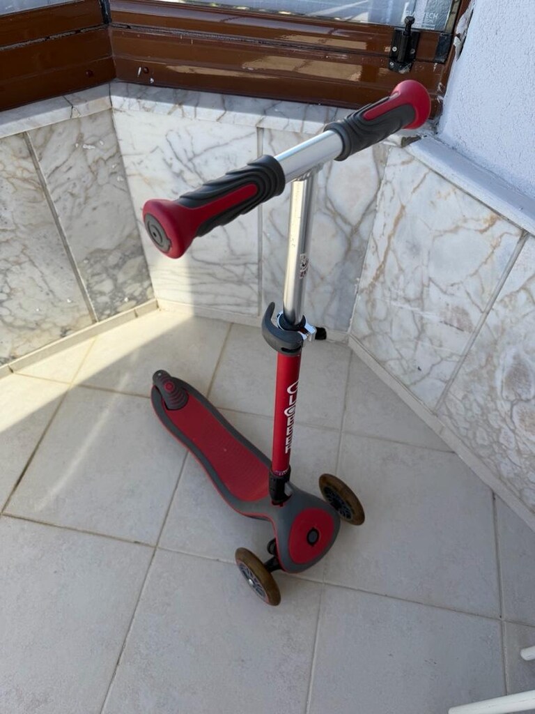 Globber Elite Deluxe 3 tekerlekli kırmızı çocuk Scooter - 3
