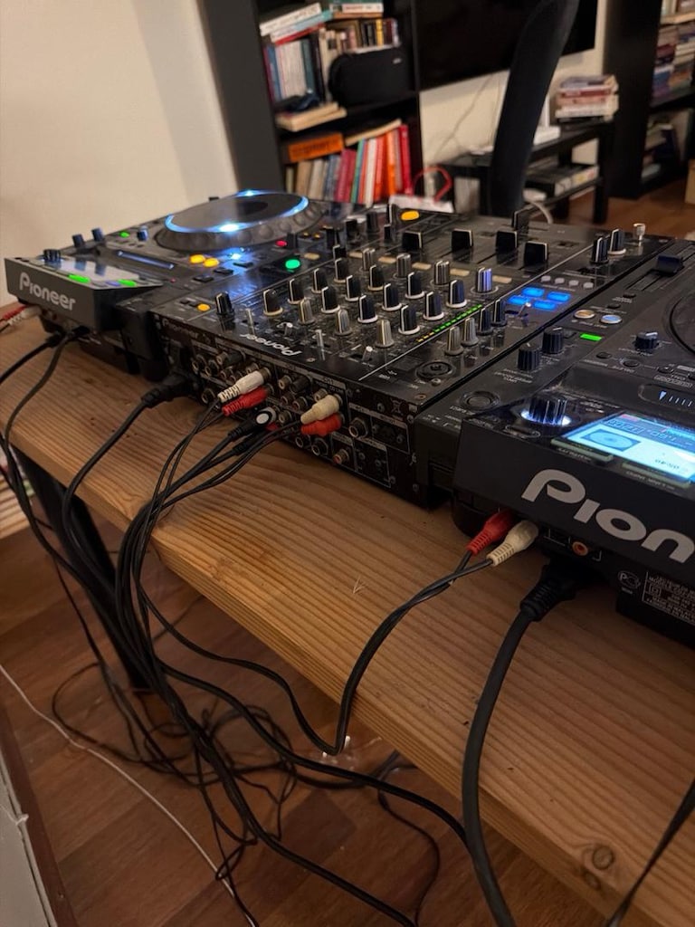Pioneer DJ Mikser - 3