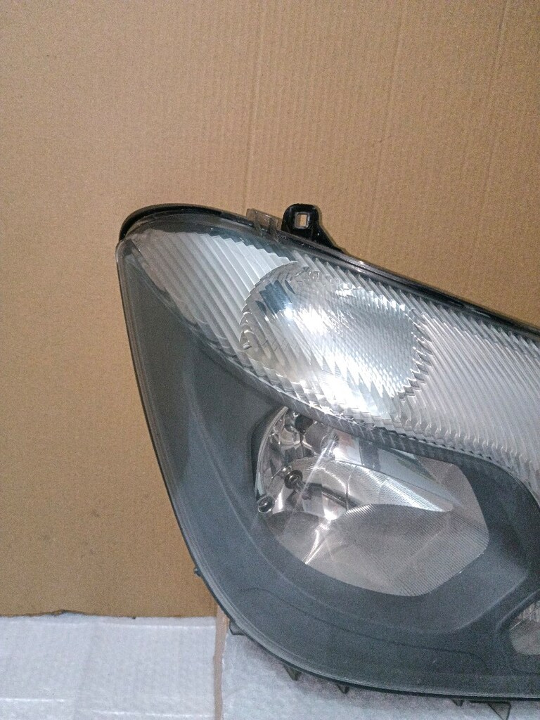 Mercedes sprinter sağ ön far sıfırından farksız hatasız çızikzizzzz - 2