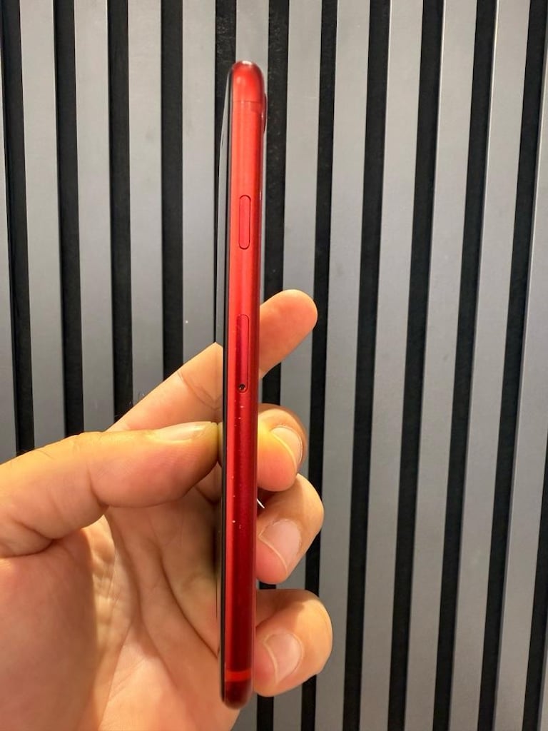 İphone Se Kırmızı 64GB - 4