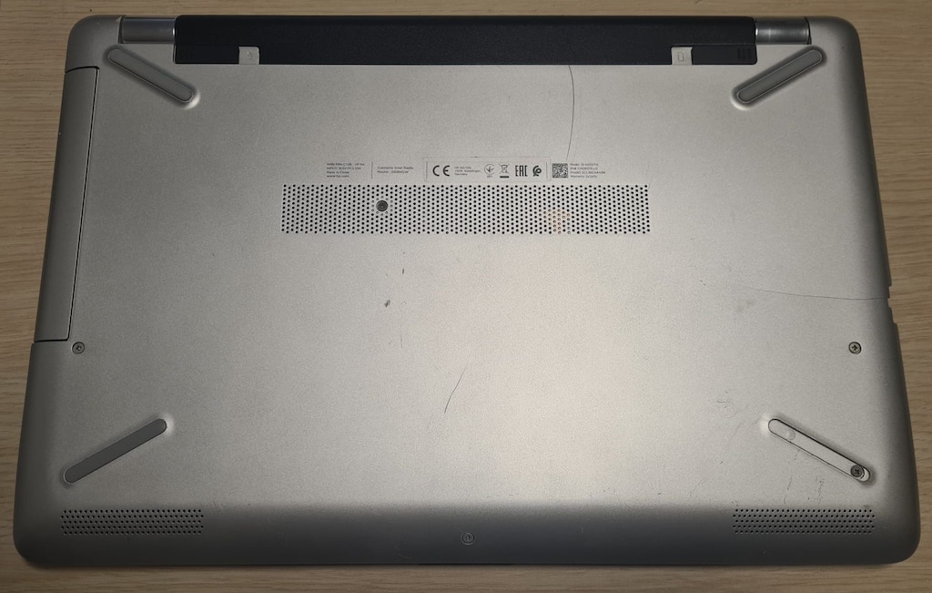 HP 15-BS027NT 15.6 I7-7500U 4GB AMD 330 16GB RAM 240GB M2SSD - 4