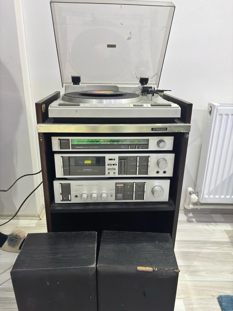 Pıonerr Plak çalar - 4