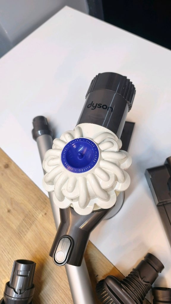 Dyson V6 Plus Şarjlı Süpürge Açıklamayı Okuyunuz - 5