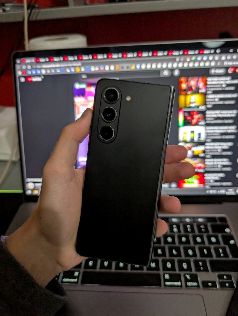 Samsung Z Fold 5 - 4