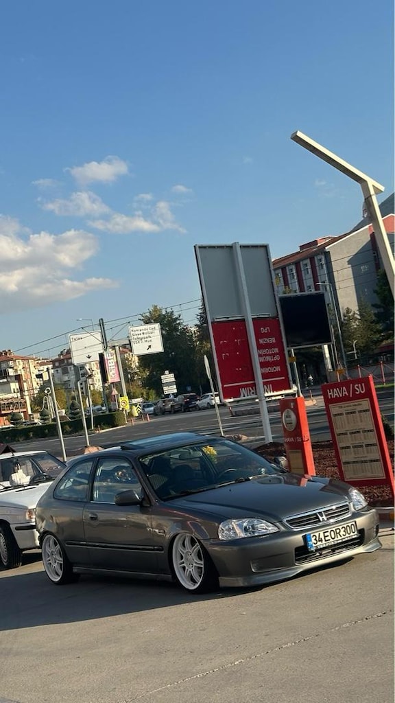 Honda Civic 1.4 - 10