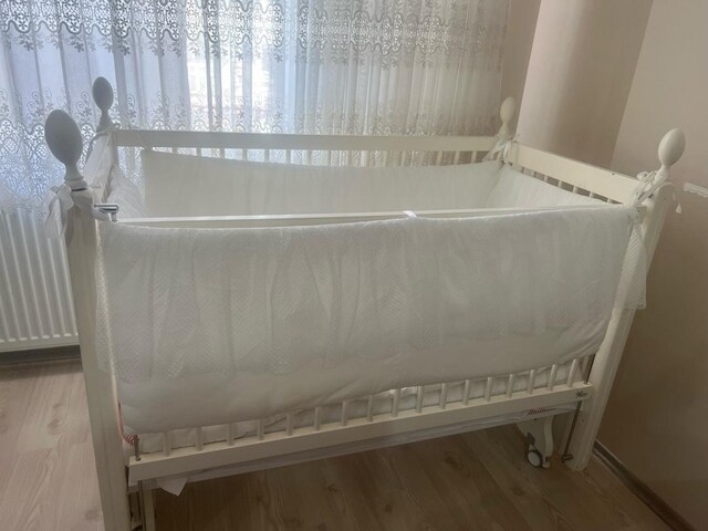 meltem anne yanı ahşap sallanır beşik