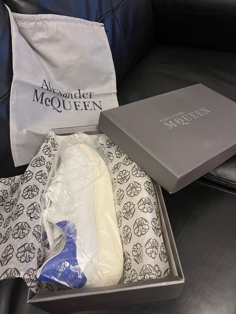 ACİL PAZARLIKLI 3 çift Alexander MQUEEN 43 numara siyah ,saks,beyaz. - 17