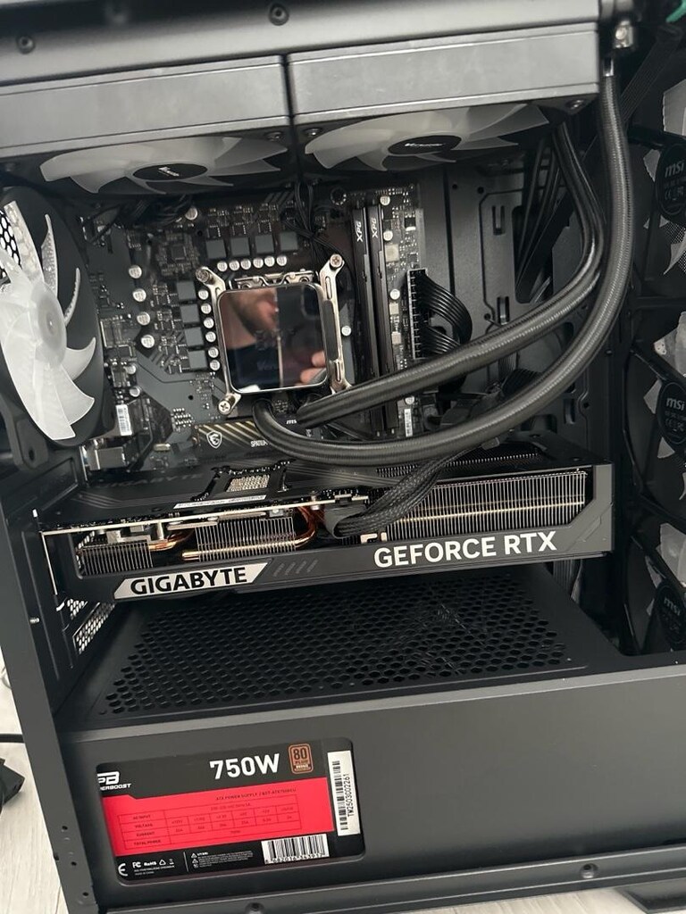 RTX 5070 kurulu düzen kurulu makina - 4