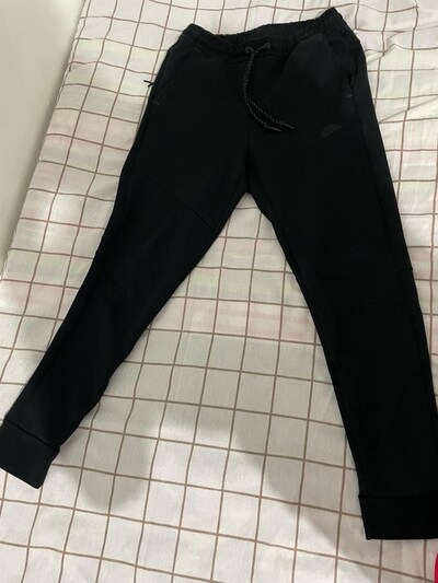 25 the Nike tech fleece alt