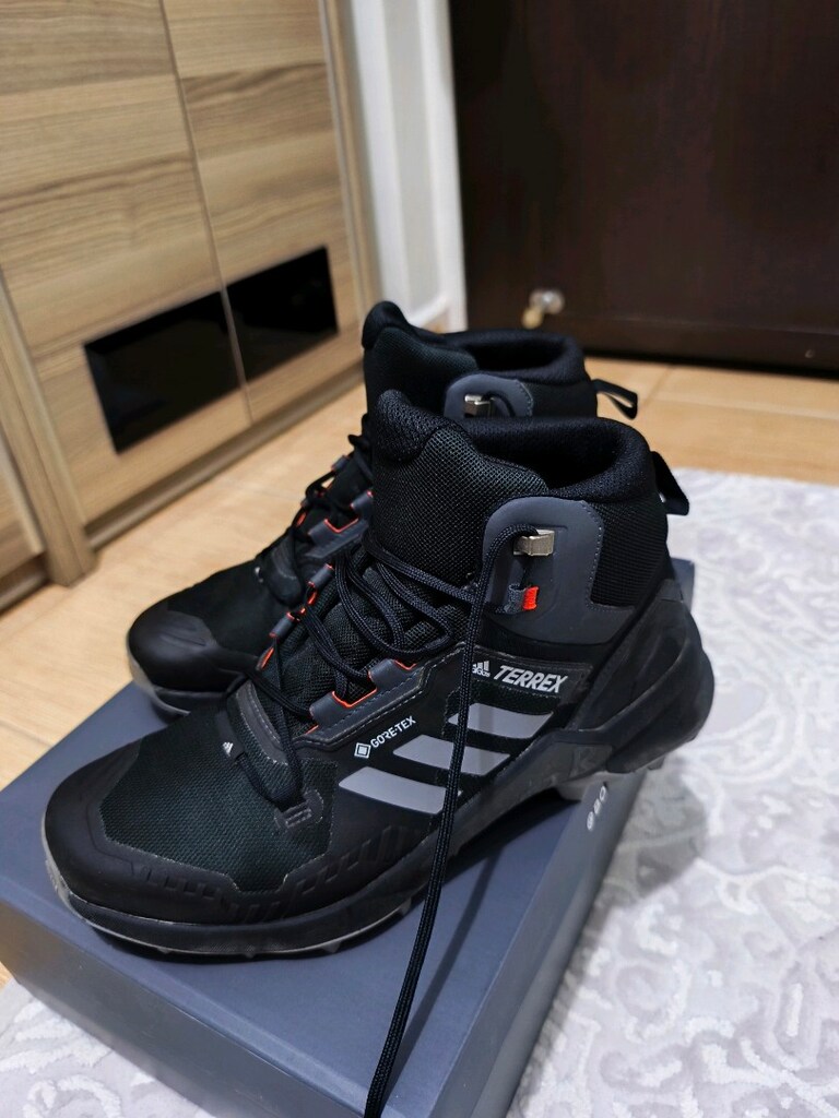 Adidas Terrex swift r3 modelidir. 43 1/3 numara.