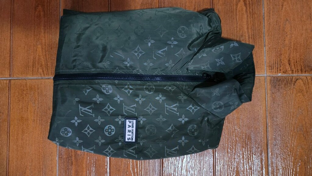 Louis vuitton kadın mevsimlik mont.. Bir koltuk altı uçtan diğer uca - 8