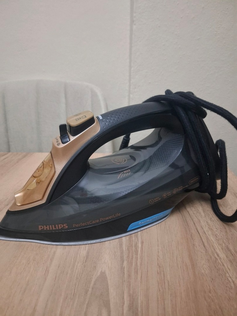 PHILIPS ÜTÜ - 8