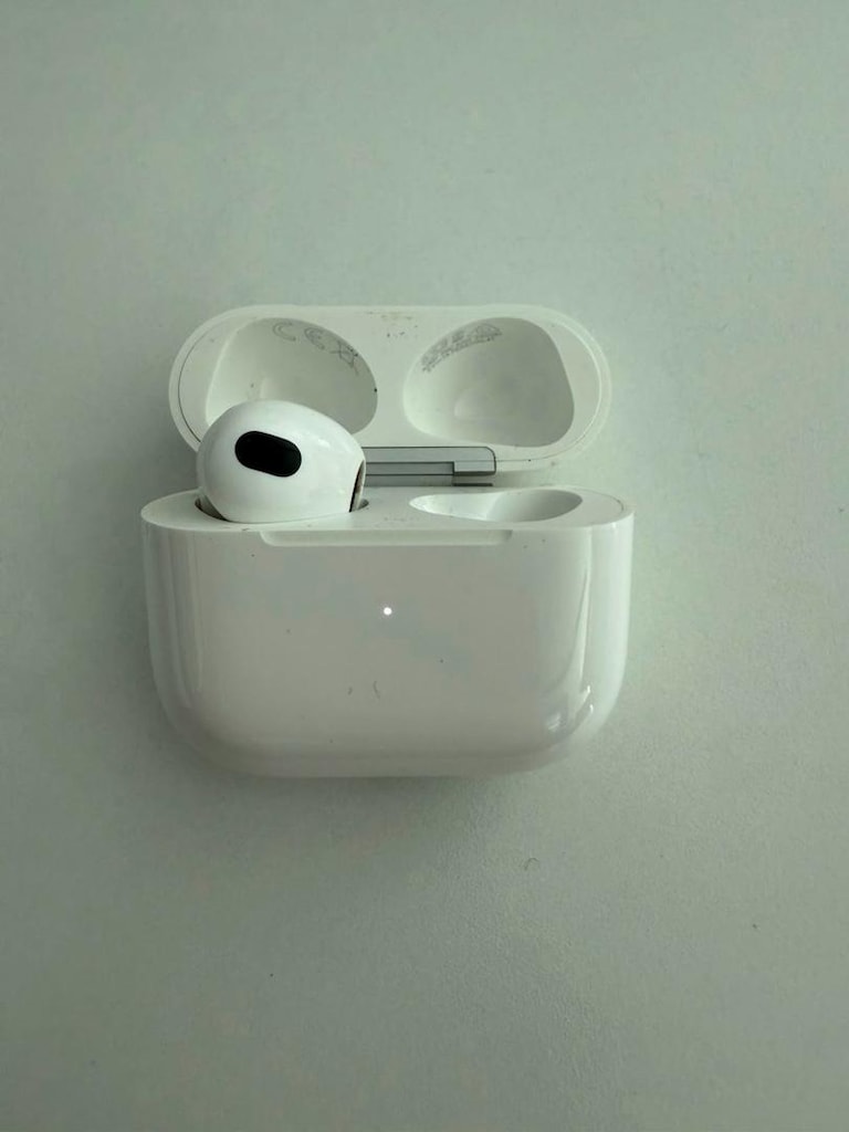 Apple AirPods (3. nesil) ve Lightning Şarj Kutusu - 2