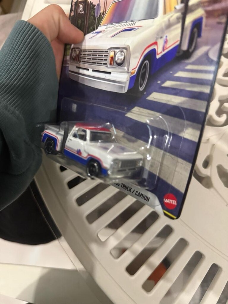 Hot Wheels Premium 1978 Dodge L’ıl Red Express Truck/Camion - 4