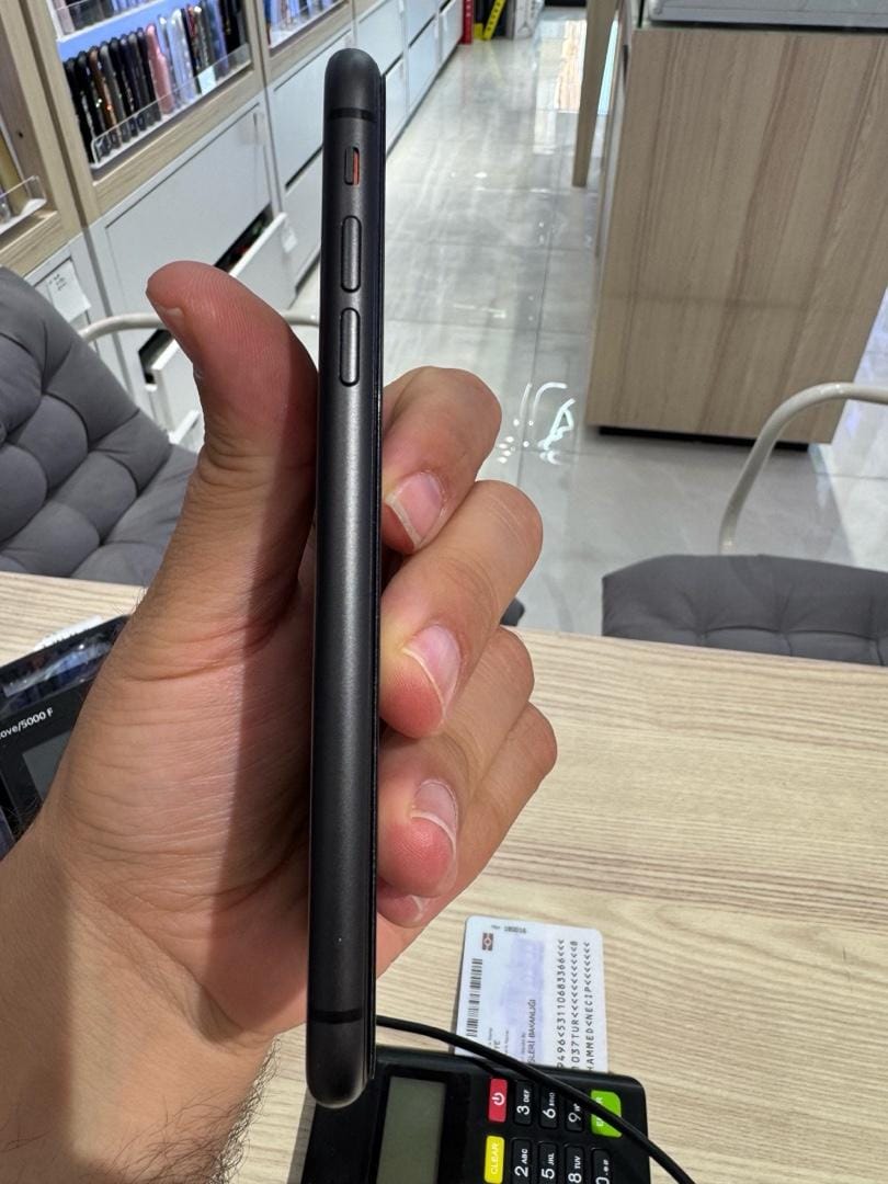 İPHONE 11 128 GB - 6