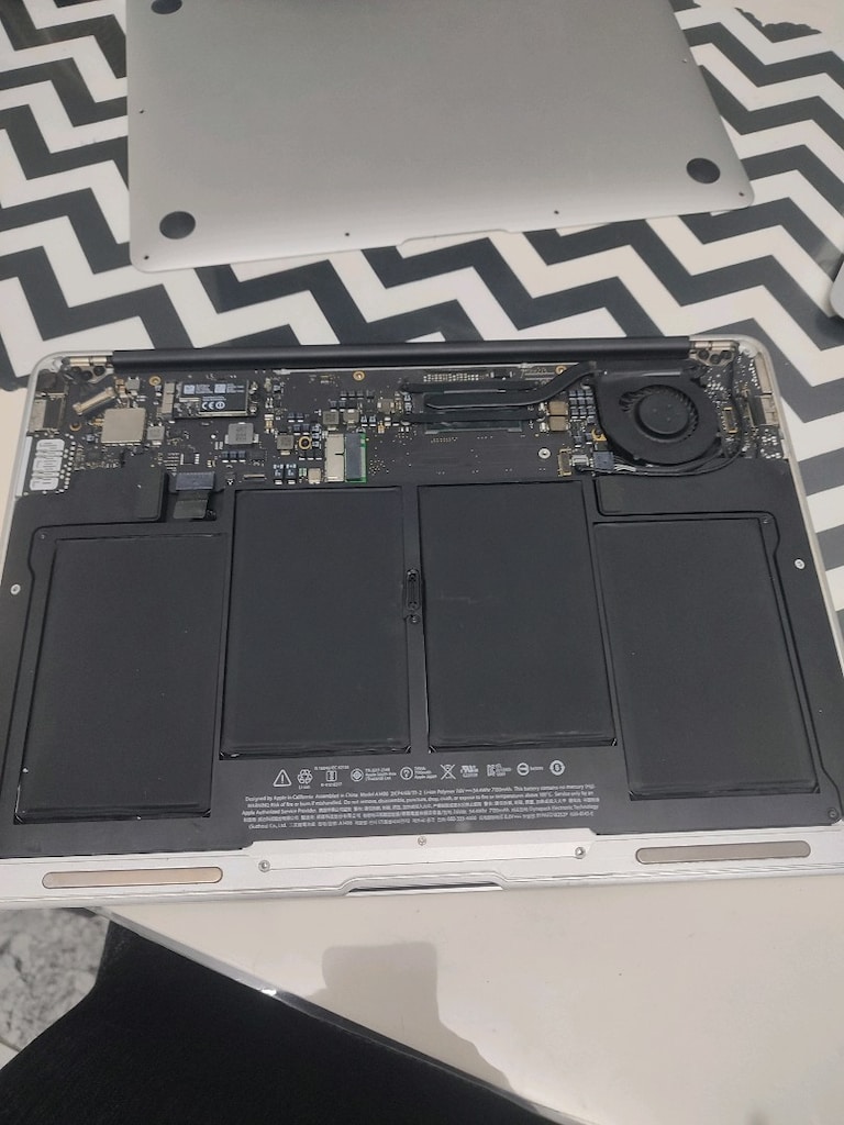 Apple MacBook 2 Adet - 6