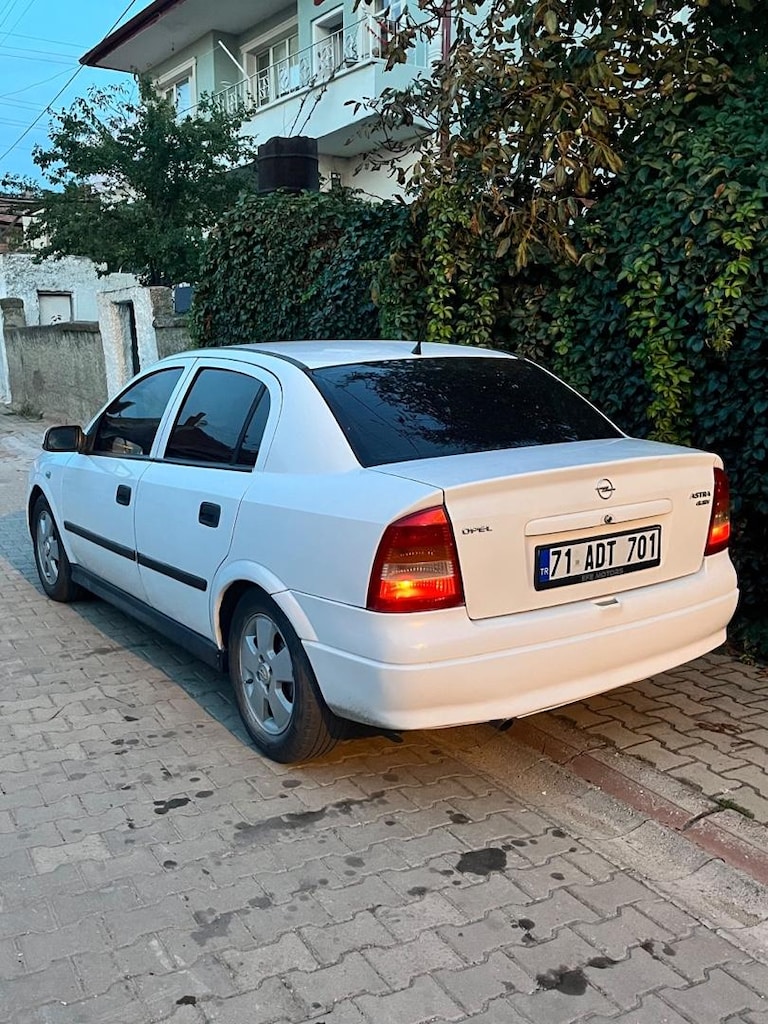 Opel Astra - 4