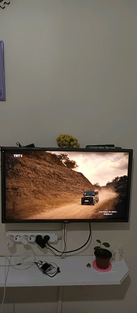 LG 32MB17HM-B 82 ekran