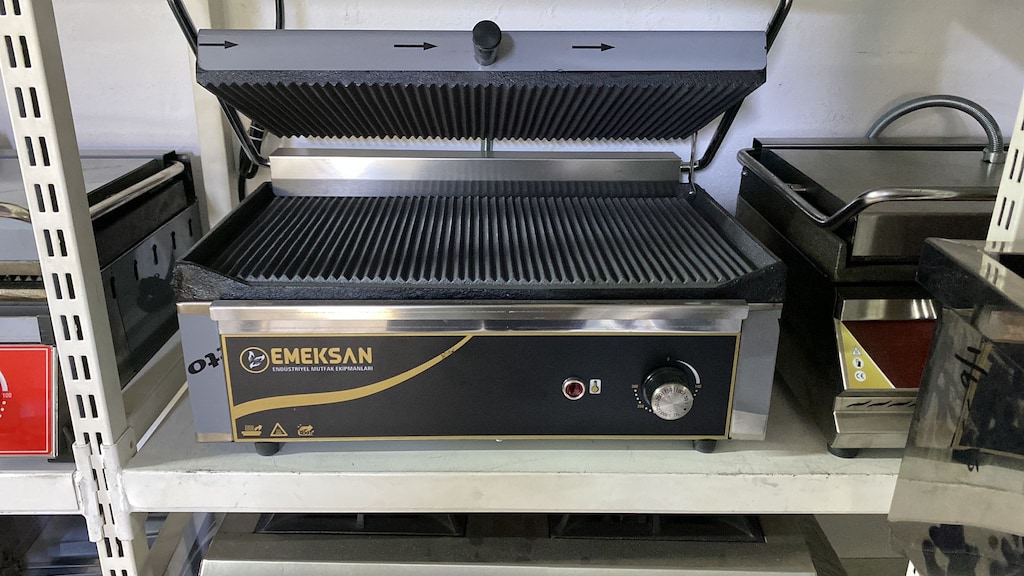 EMEKSAN MARKA 20 DİLİM DÖKÜM TOST MAKİNASI ELEKTRİKLİ SIFIR - 2