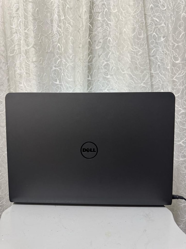 DELL Latitude 3550 - 4