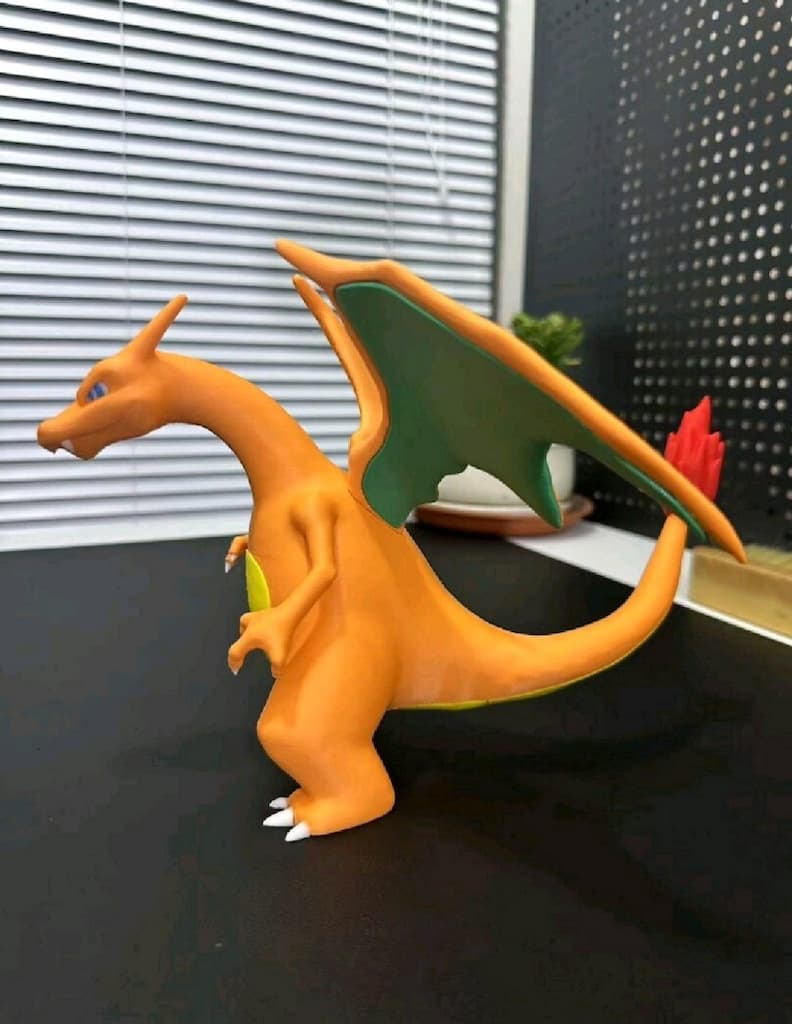 CHARİZARD 13 CM - 4