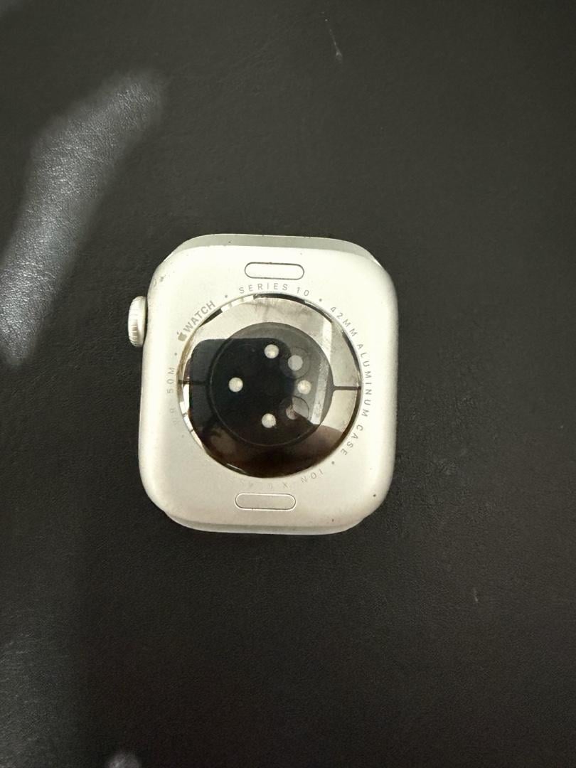 Temiz ihtiyaç fazlası Apple Watch Series 10 42mm - 4