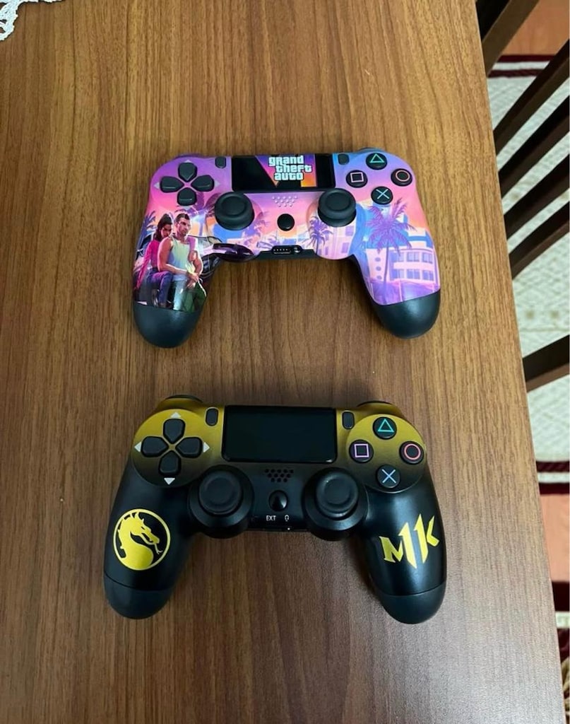 PS4 Slim + 2 DualShock 4 Kol + FC 26 ve Oyunlar - 4