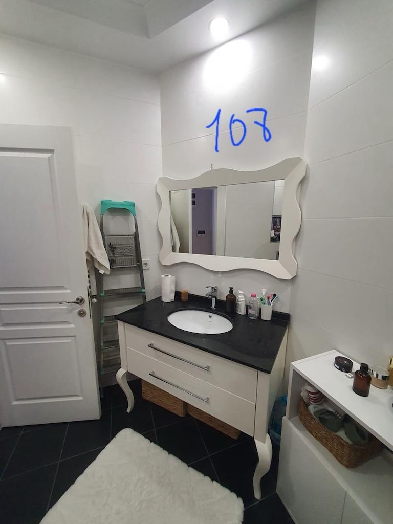 Lake banyo dolabı ve aynası