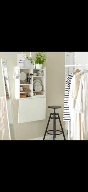 ikea duvara monte masa