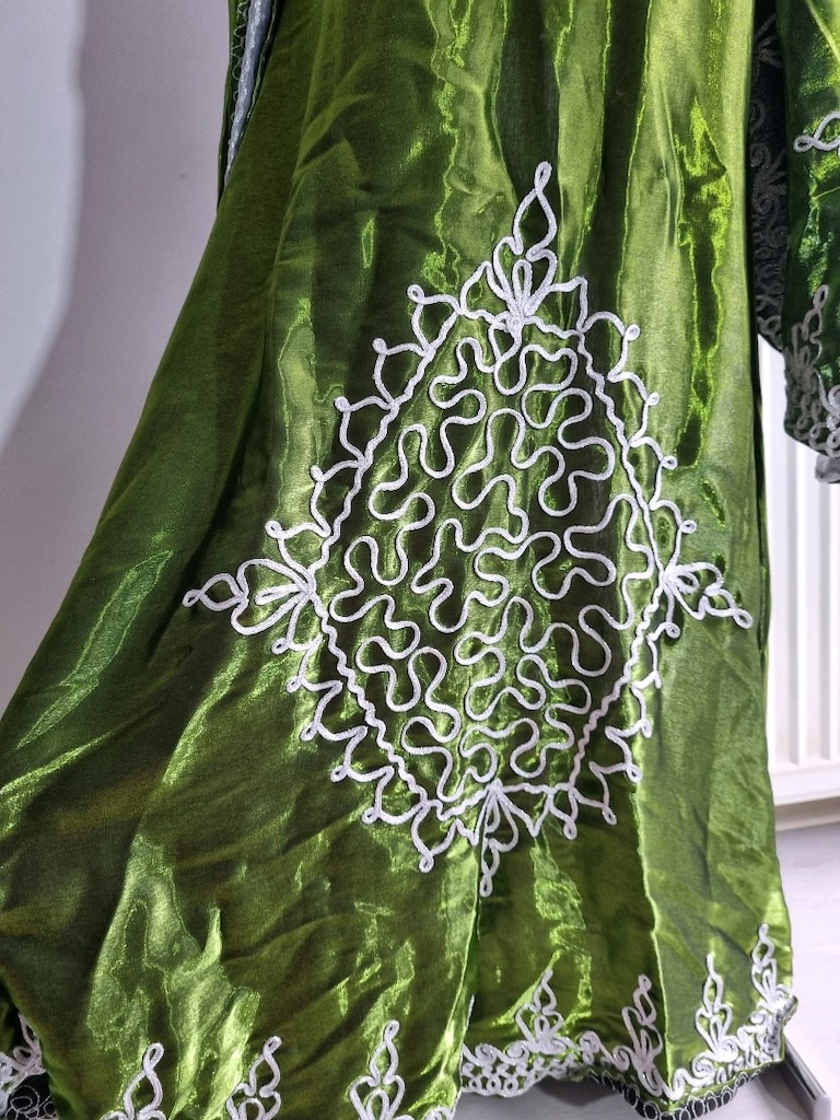 Yeşil İşlemeli Kuşaklı Kaftan - 7