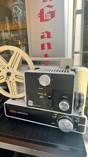 Eumig Mark 610D Film Makinesi Kutusu ve aparatı mevcut çalışıyor