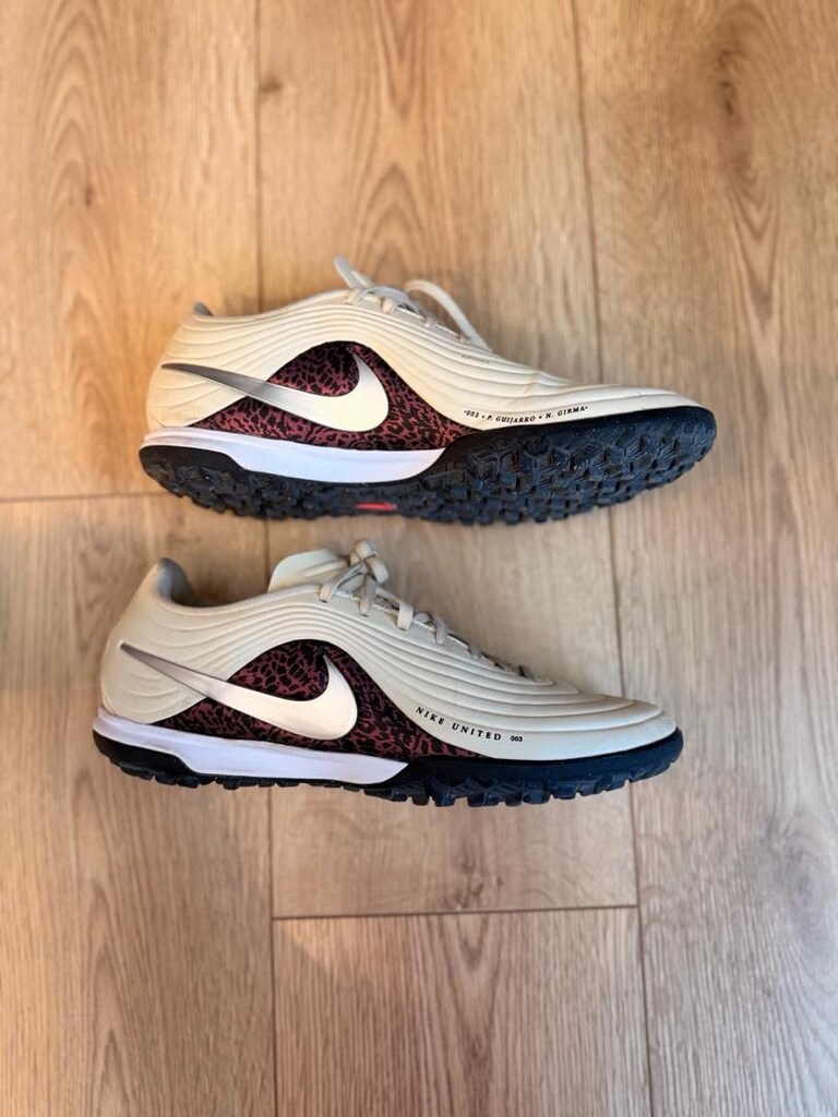 Nike Tiempo Halı saha yeni
