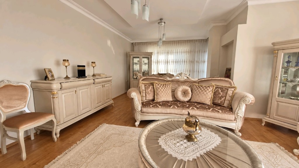 LÜKS AVANGART SALON TAKIMI – KOLTUK, YEMEK ODASI, VİTRİN VE KONSOL - 11