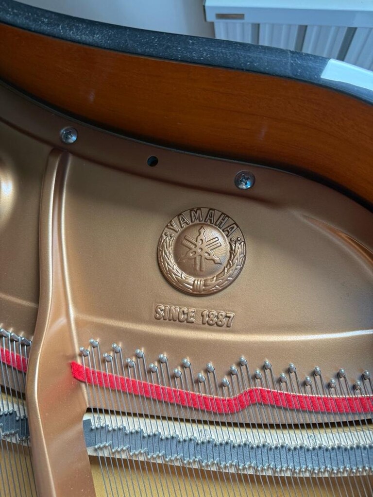 Yamaha GB1K Kuyruklu Piyano Parlak Siyah 2013 - 3