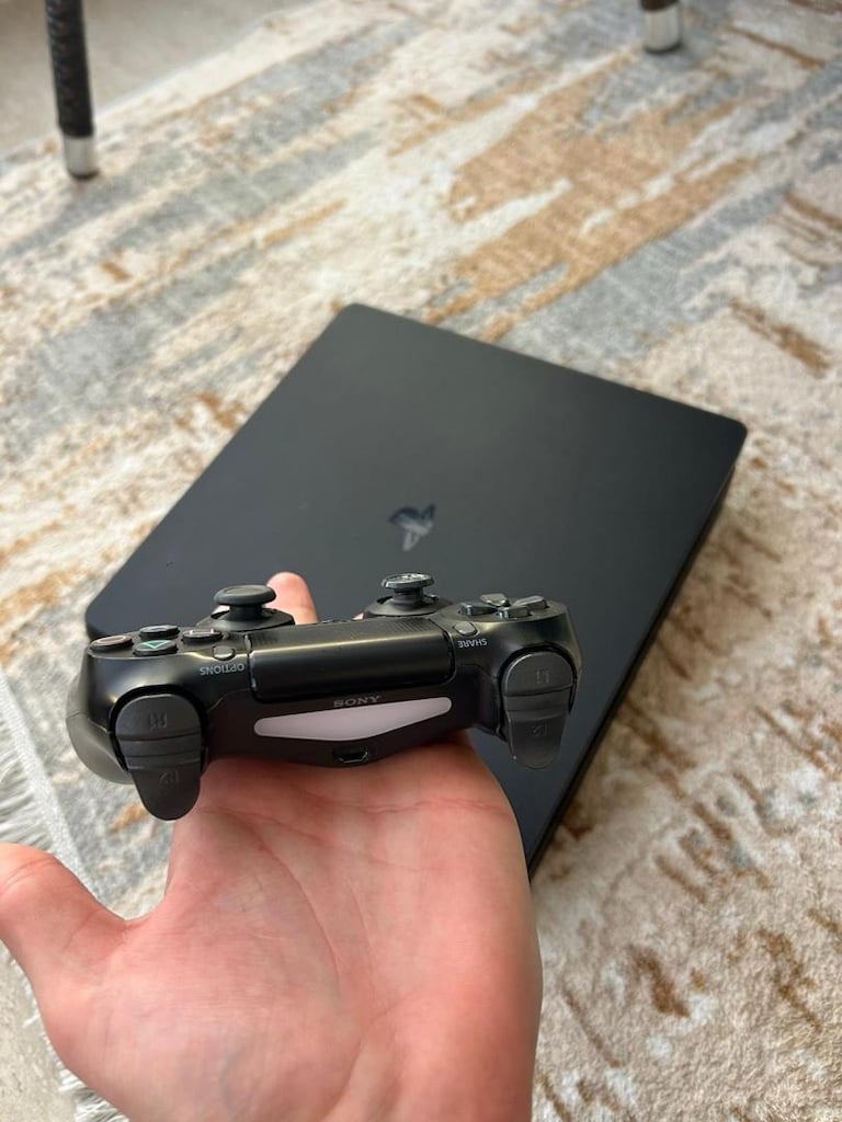 Ps4 slim 1 tb - 10