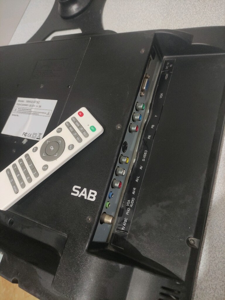 LED TV 19 inç 48 ekran 12 volt özellikli 30 adet vardır ikinci el - 4