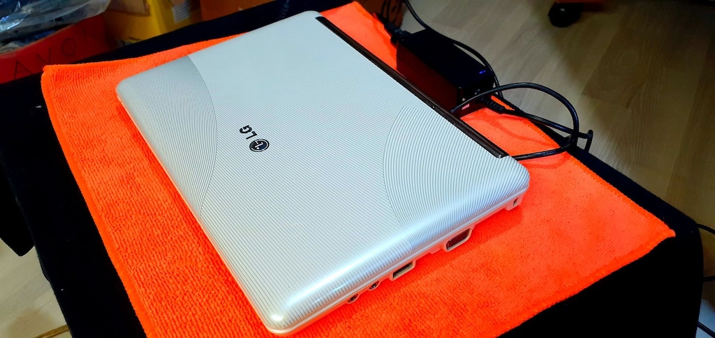 Android Yüklü Laptop-Notebook LG LGX130 - 16