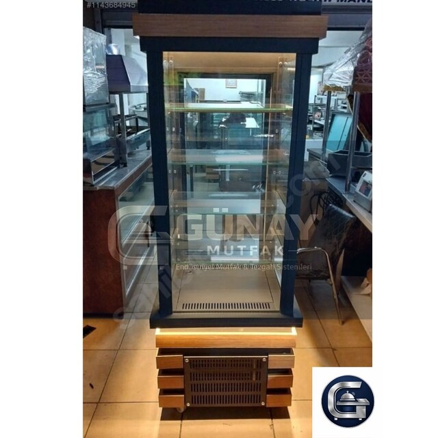İMALATTAN 185x70x70 DİK PASTA DOLABI