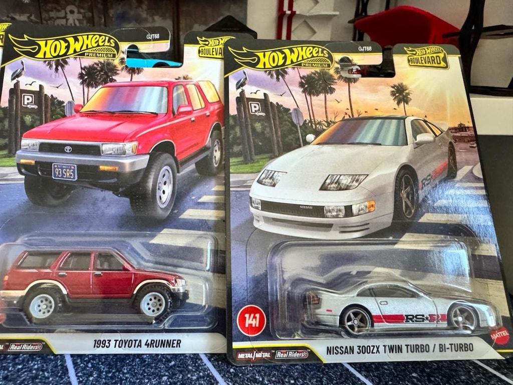 HOTWHEELS PREMIUM BOULEVARD SET - 4