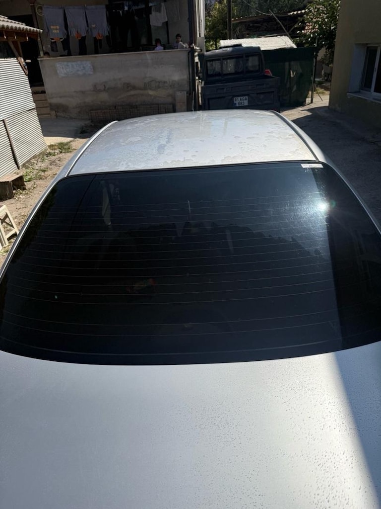Toyota avensis 2.0 - 4