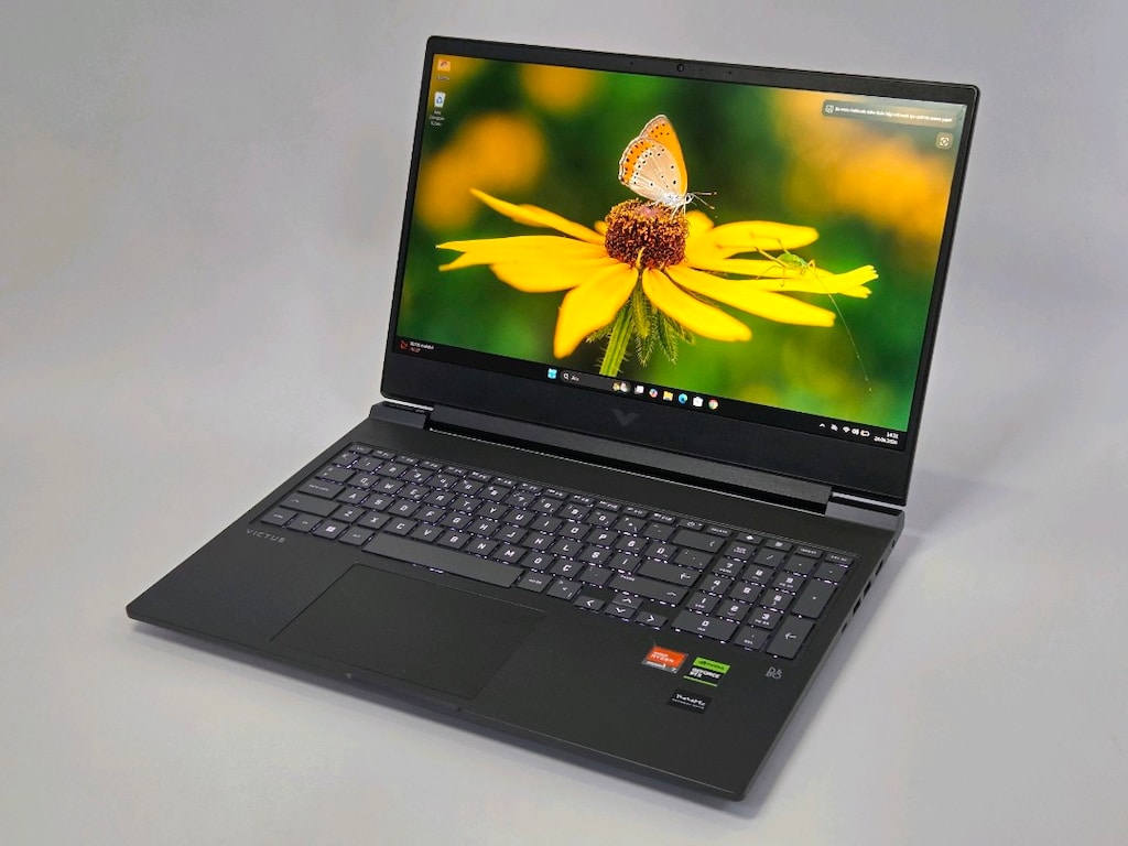 HP Victus Gaming 16 Ryzen 7 7840HS 16GB DDR5 RTX 4060/8GB 1TB - 2